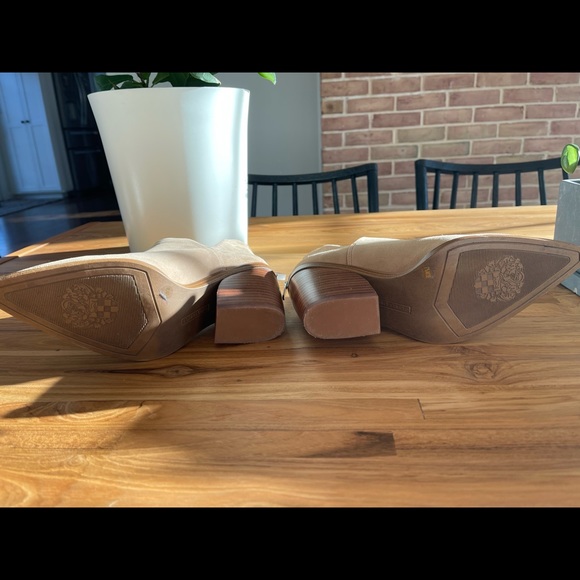 Vince Camuto Gigietta Boots - Picture 5 of 6